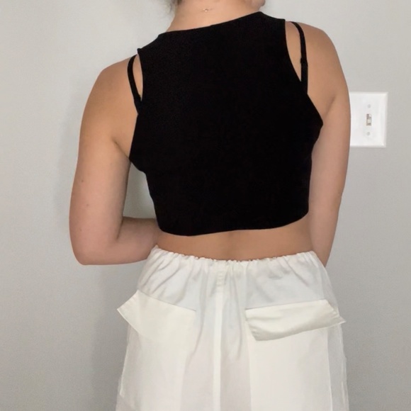 Black Cropped 3 Button Vest - Picture 3 of 3